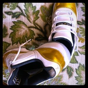 Air Jordan Retro 11 Low Gold/White